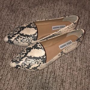 Steve Madden Snake spring Flats